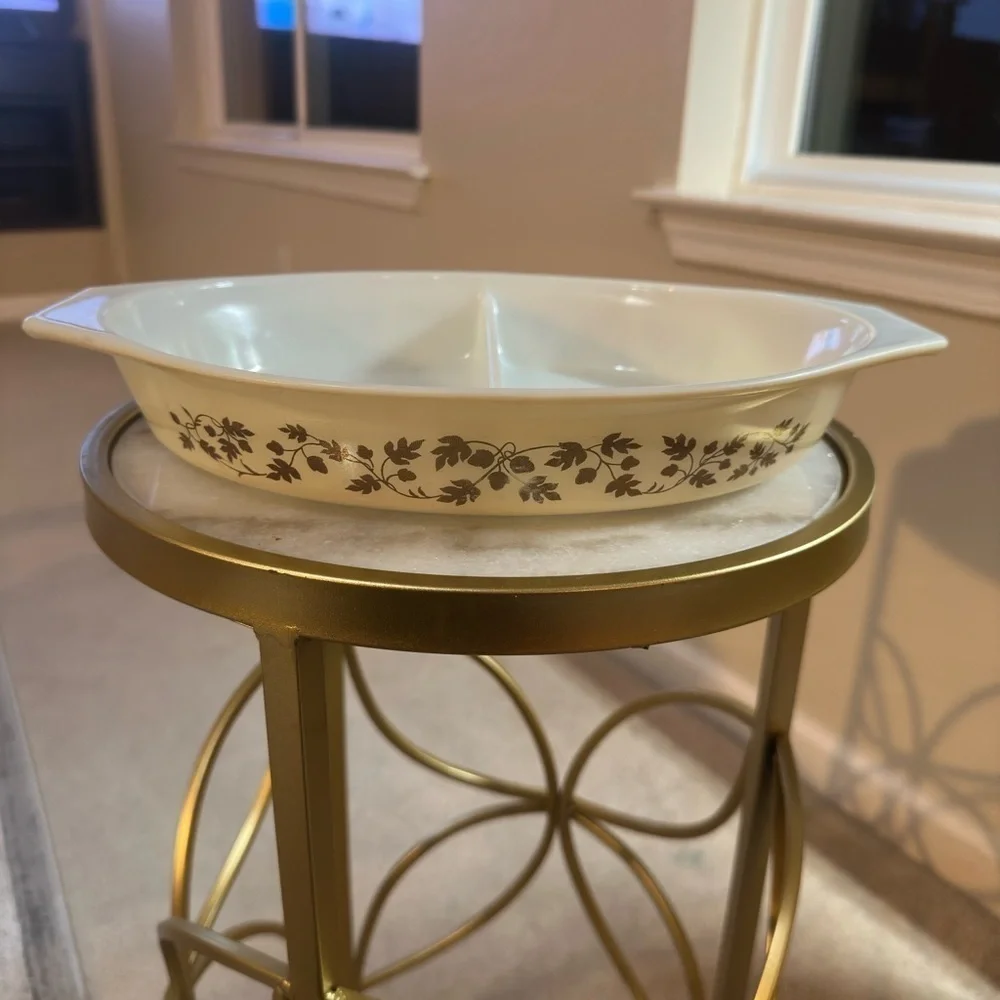 Vintage Pyrex 1.5 Quart Divided Casserole Dish-Golden Ivy Metallic Vine Pattern